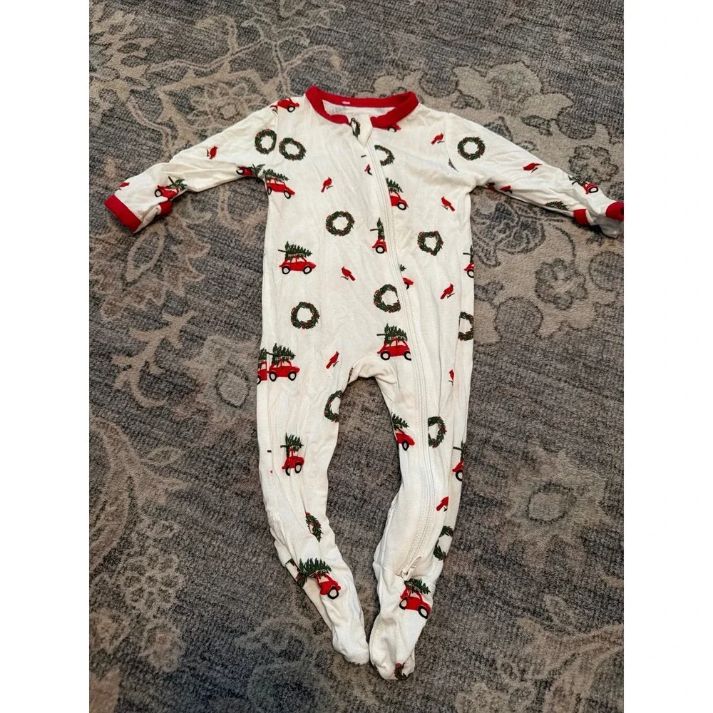 Kyte Baby Bamboo Christmas Onesie Zippie White Winter